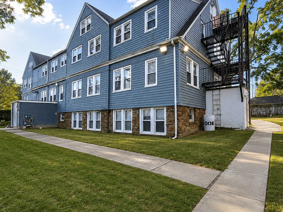3 Curve St #10