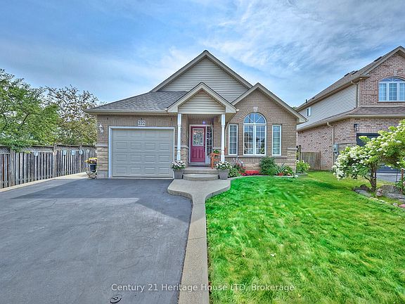3rd image of 222 Dorchester Dr