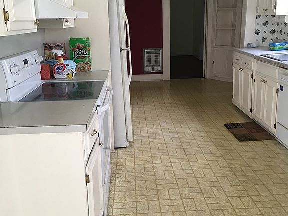 2nd image of 307 E 4th St