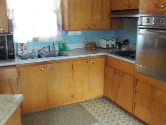 2nd image of 502 NE Harvest Dr