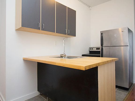 2nd image of 310 Troutman St #4L