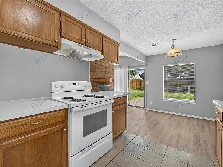 2913 Green Ridge St — Photo 10