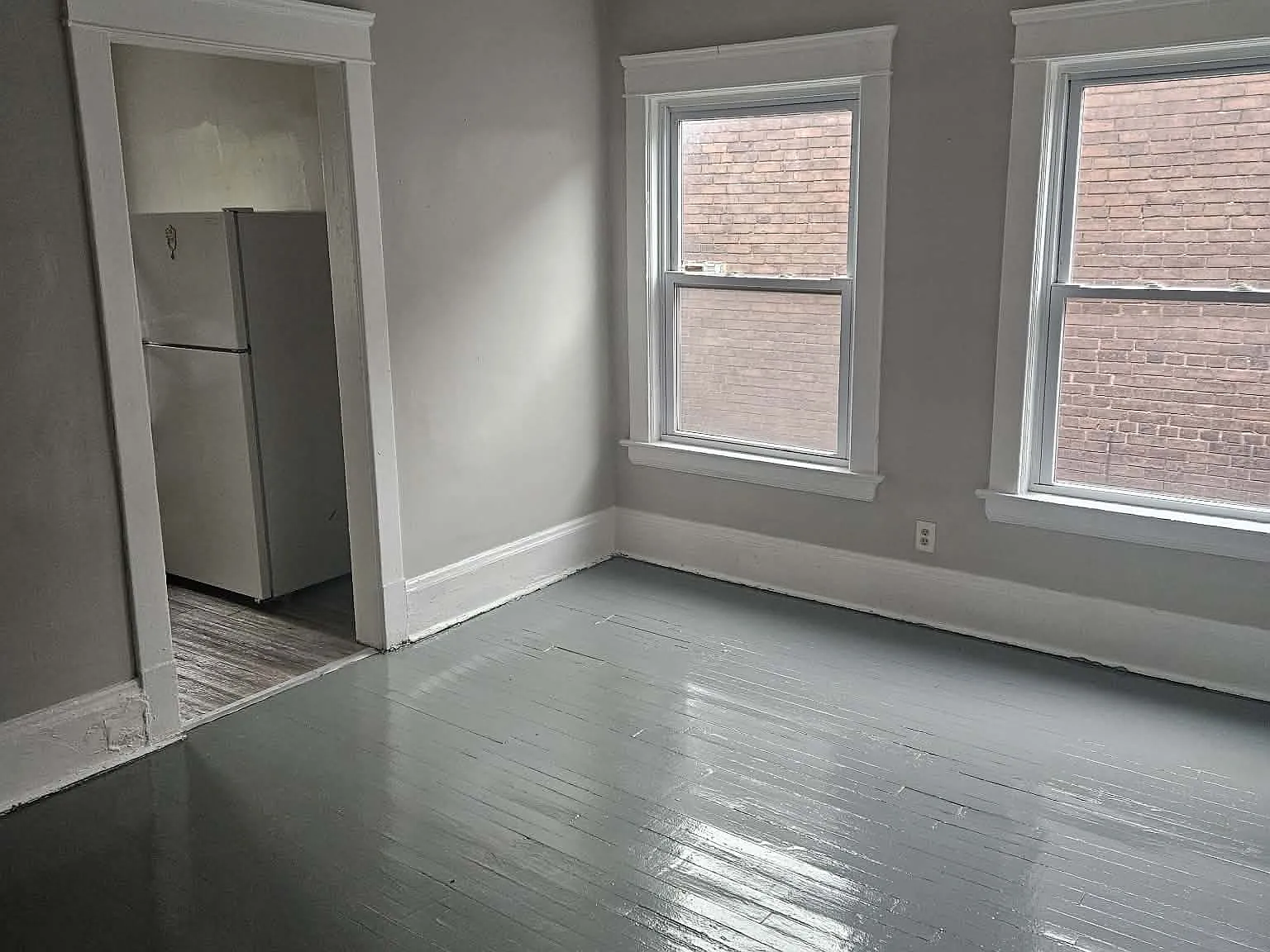 3 bed, 1200 sqft, $1,100 — Photo 3