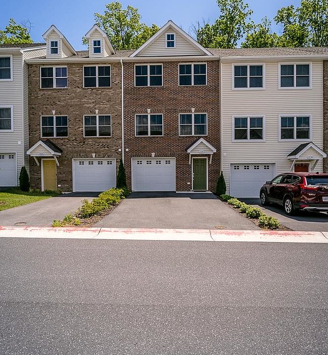 1st image of 2228 Deyerle Ave