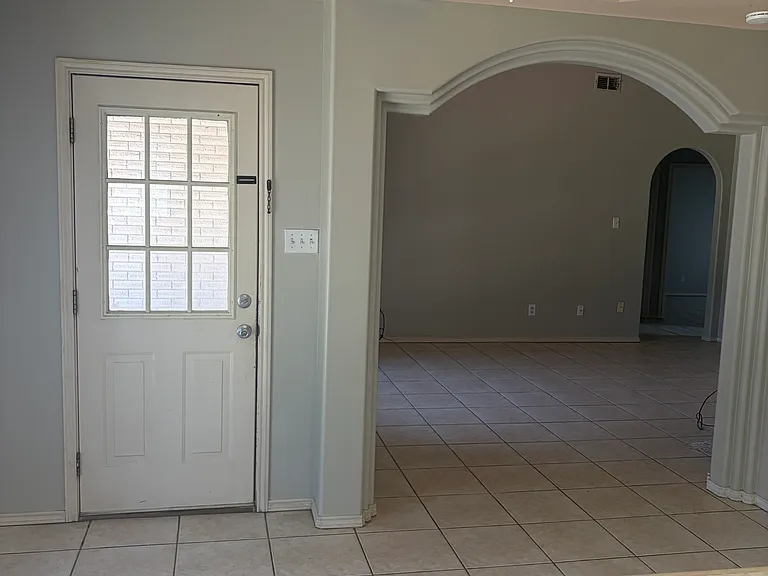 3716 Xenops Ave — Photo 8