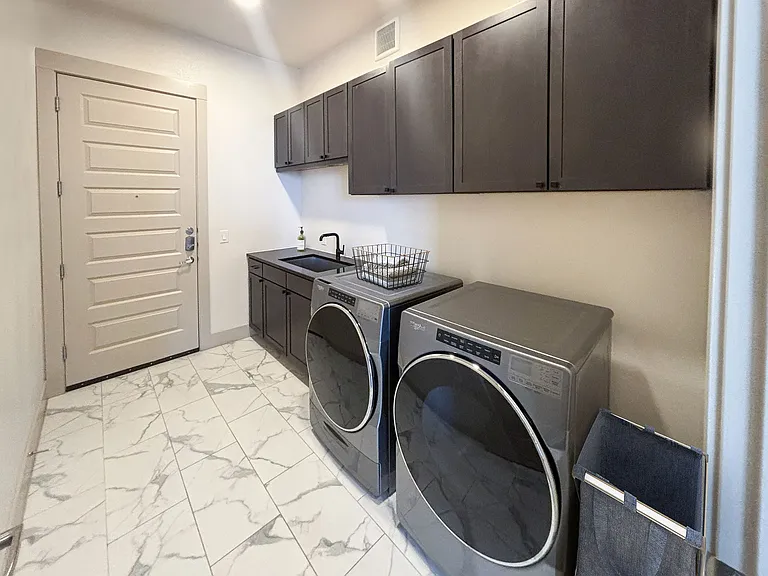 Residences at the Grove — Photo 85