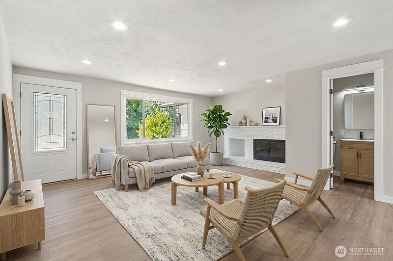 5th image of 2125 N Highland Street