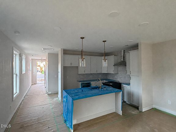 2nd image of 615 W Cable Ct