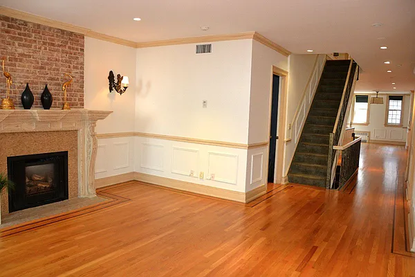 Rented by Level Group | media 9