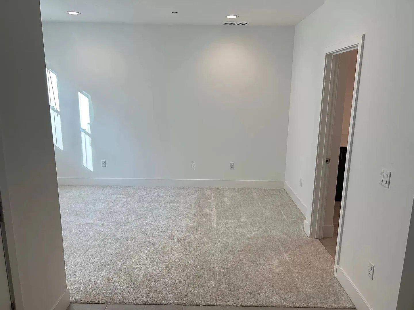 3 Bed/4.5 Bath with office (or 4th bedroom) in the Round Barn Community/ Fountaingrove — Photo 4