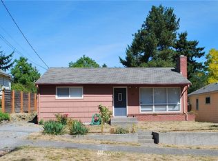 922 N 88th St, Seattle, WA 98103