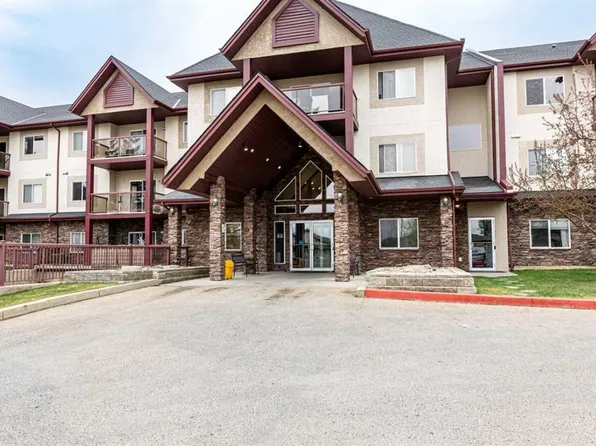 18 E Averill St #214, Red Deer, AB T4R 3J1