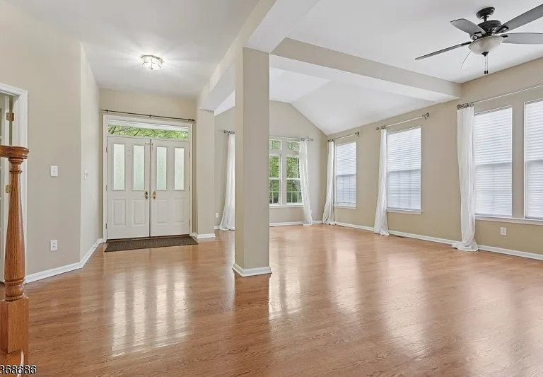 48 Landau Rd — Photo 2