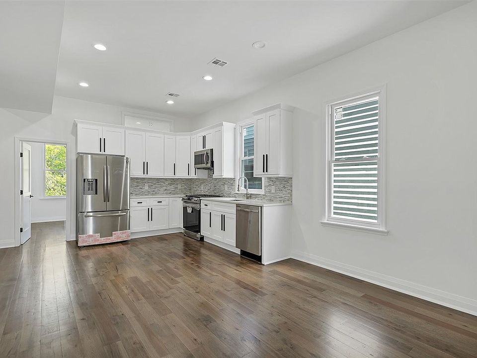 1st image of 208 Shippen St