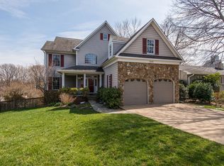 2645 N Marcey Rd, Arlington, VA 22207