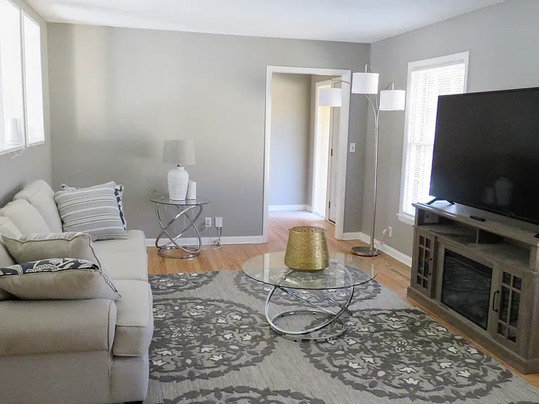 4194 Loveless Dr — Photo 10