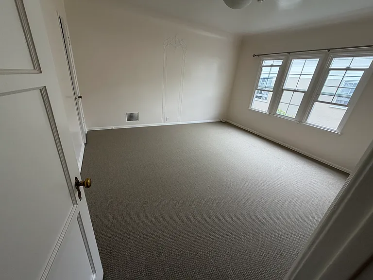 103 S Harper Ave #103 — Photo 8