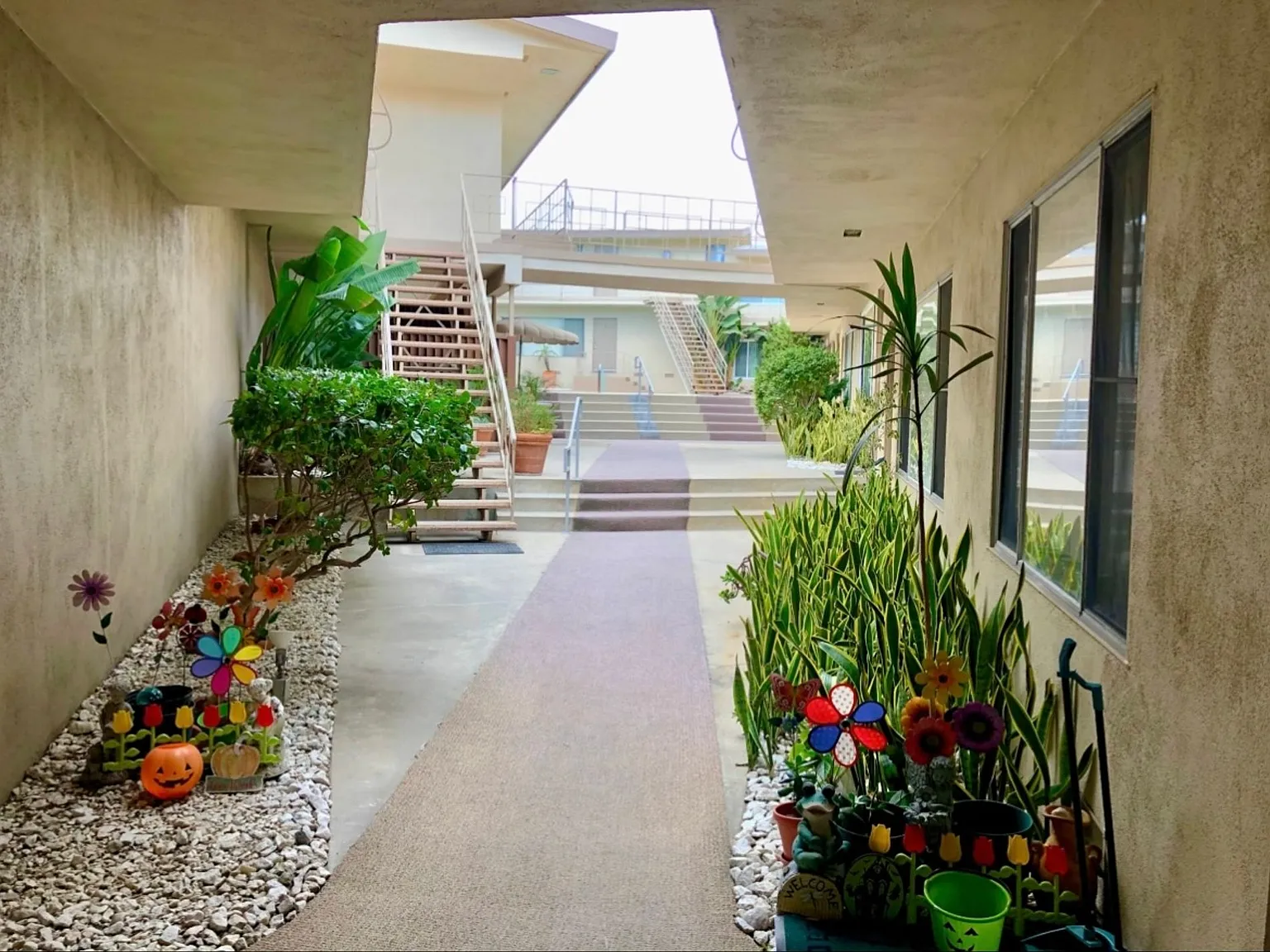 Villa Park Estates Apartments — Photo 3