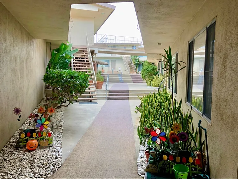 Villa Park Estates Apartments — Photo 3