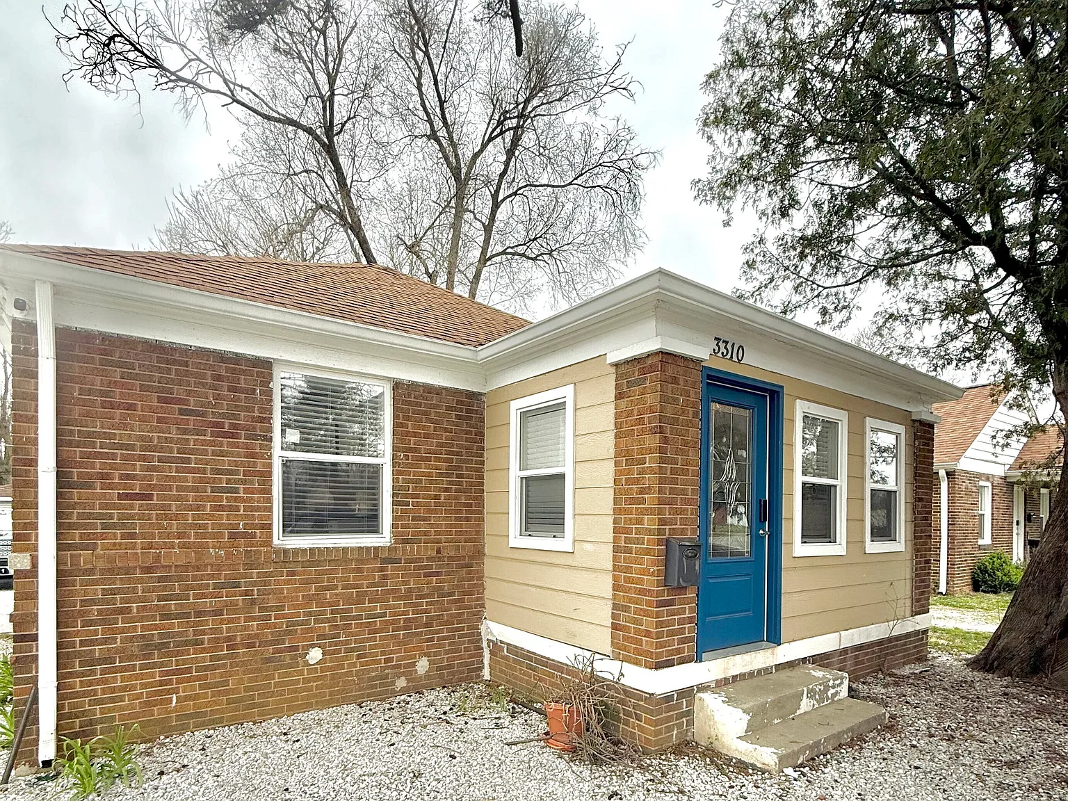 4 bed, 2.0 bath, 1962 sqft, $2,100 — Photo 1