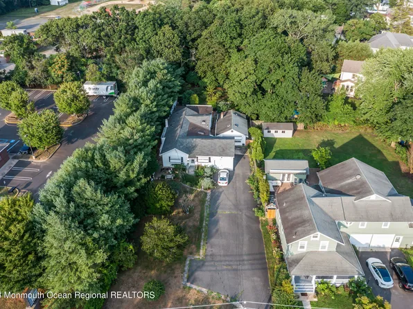 171 Monmouth Road, Oakhurst, NJ 07755