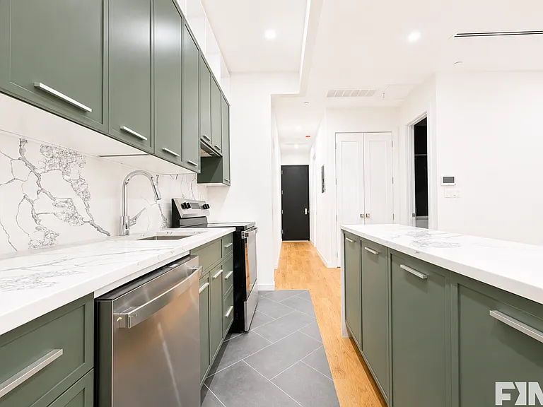 382 Chauncey St #1 — Photo 4
