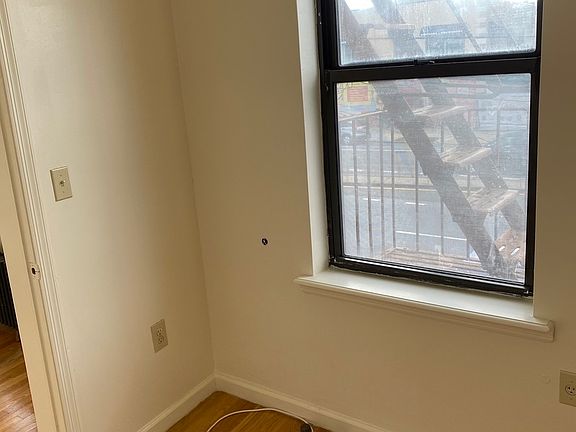 4th image of 77-33 164th St #2B