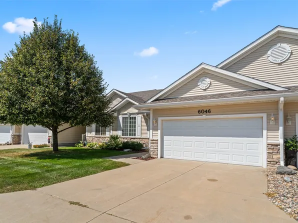 6046 Pinewood Ct, Johnston, IA 50131