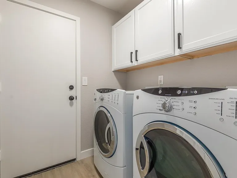 8635 W Paradise Ln — Photo 20