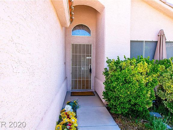 3rd image of 4404 Charneta Ct