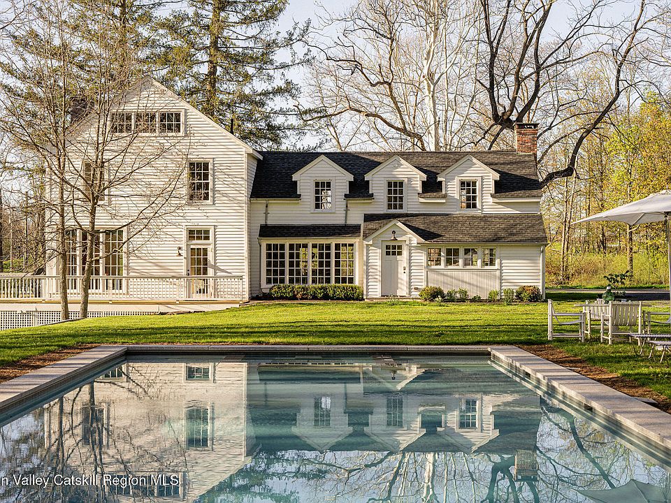 1st image of 28 Stonybrook Road