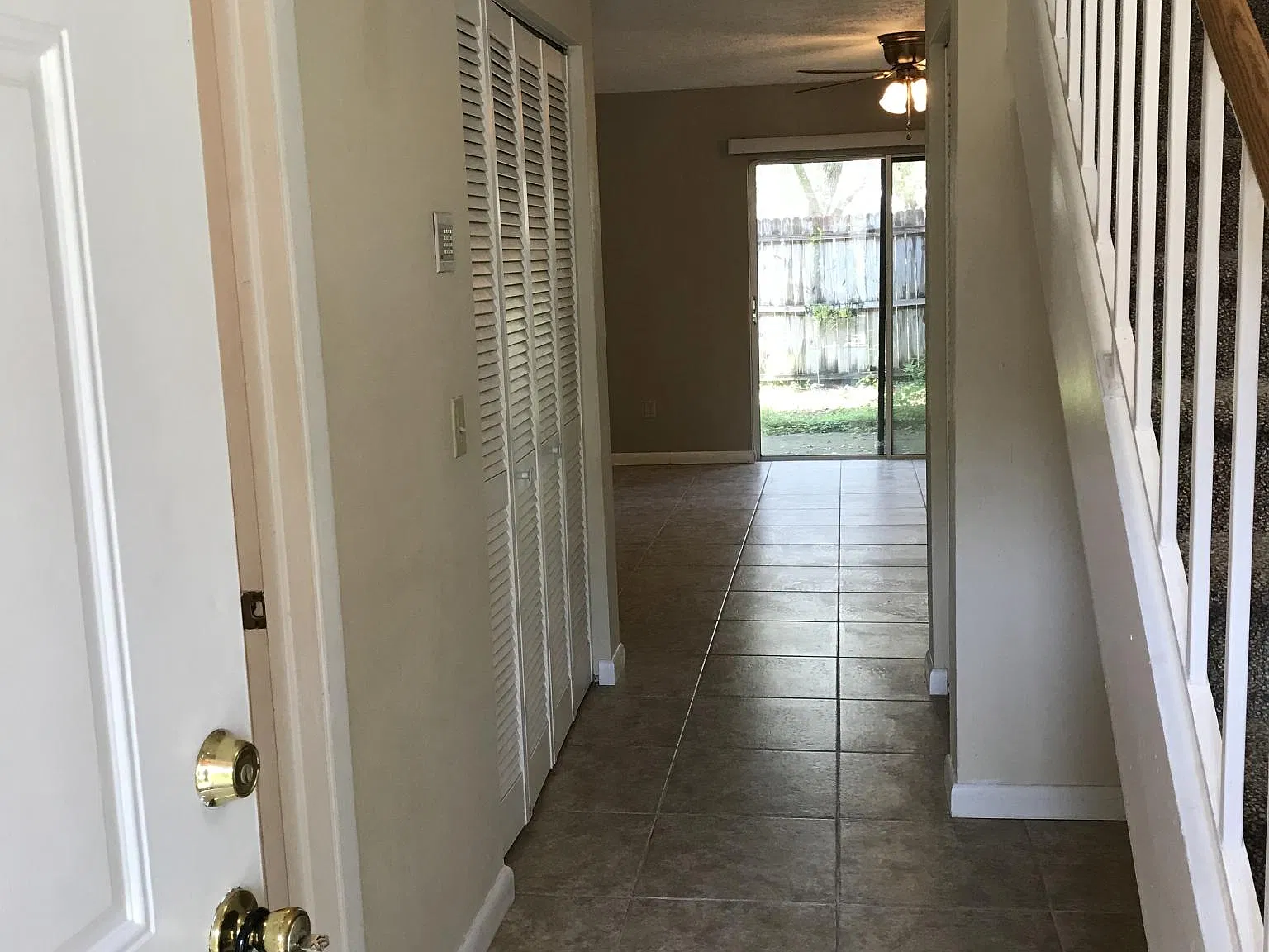 9459 Forest Hills Cir — Photo 3