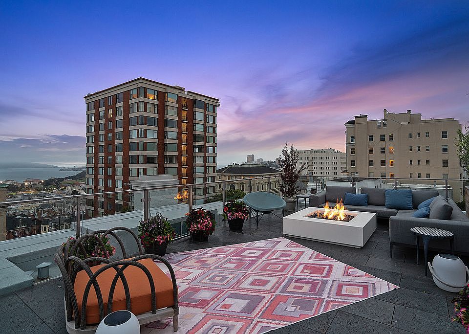 Roof deck, 1367 sq. ft.