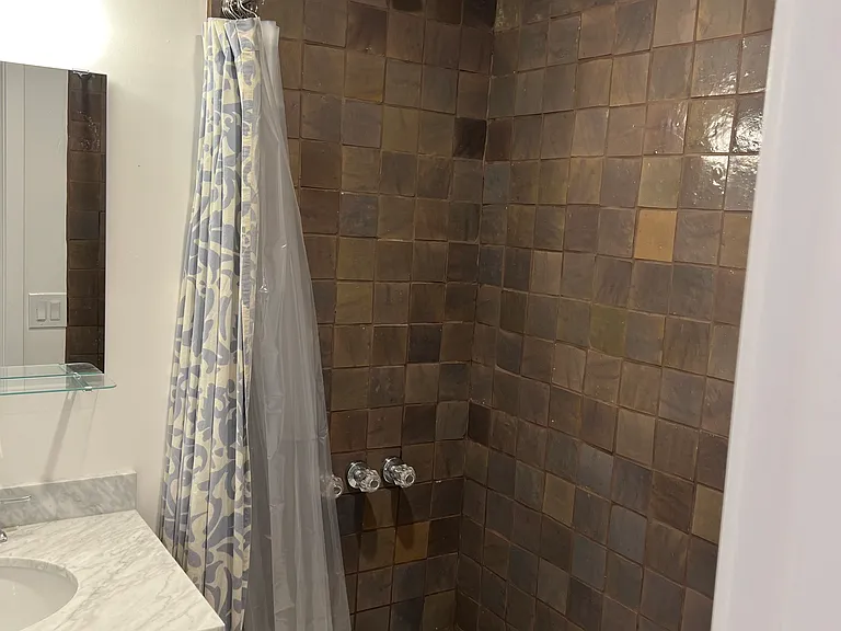 6146 Glen Holly St #1/2 — Photo 17
