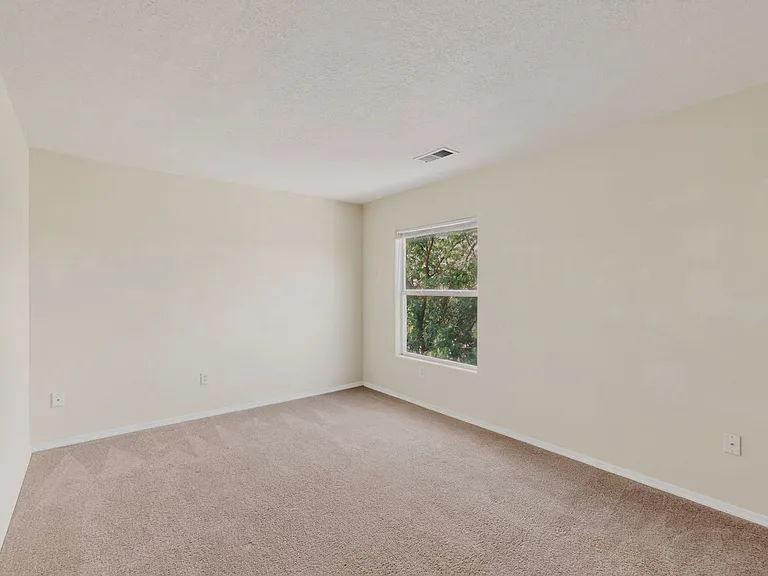 5841 Sandoval Dr NE — Photo 29