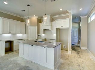 5626 Larkin St, Houston, TX 77007