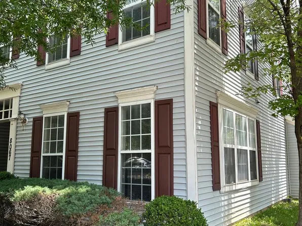 8067 Gatehouse Rd #8, Falls Church, VA 22042