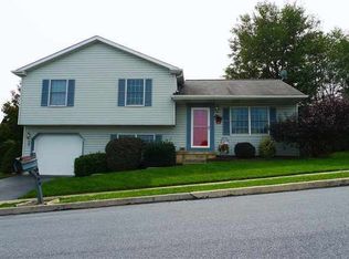 8863 McKinley Ct, Hummelstown, PA 17036