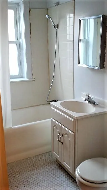 Studio, 1.0 bath, $1,150 — Photo 2
