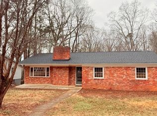 16 Governors Ct, Asheville, NC 28805