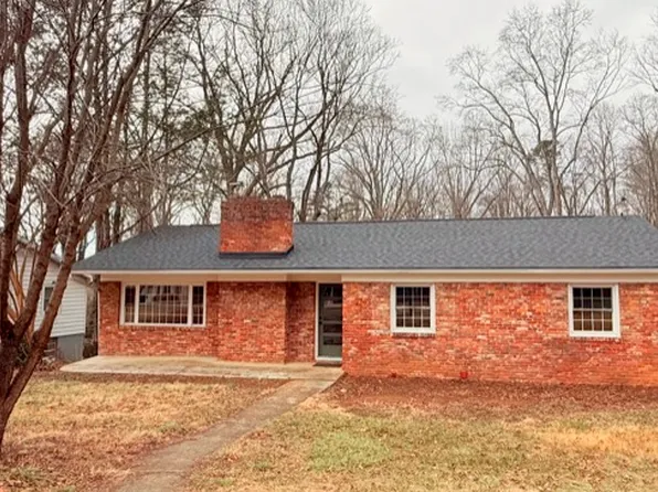 16 Governors Ct, Asheville, NC 28805