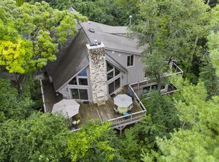 412 S Taliesin Rd, Wales, WI 53183