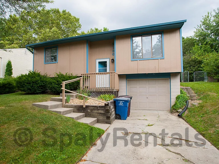 2136 Winewood Ave — Photo 1