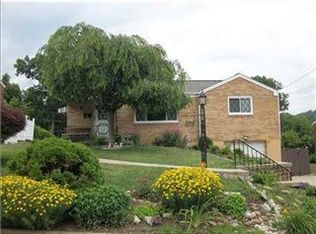 8 Emma Dr, Pittsburgh, PA 15223
