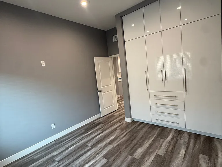 1418 Hewitt St — Photo 11