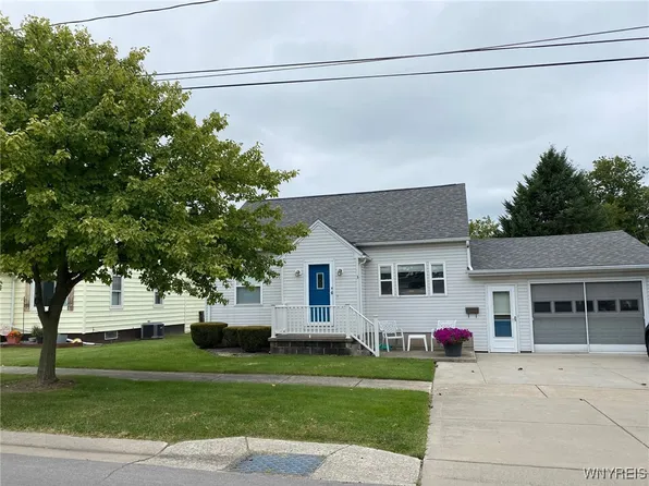 3 Farnsworth Ave, Oakfield, NY 14125