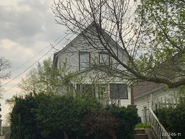 1st image of 218 Dickinson St SW