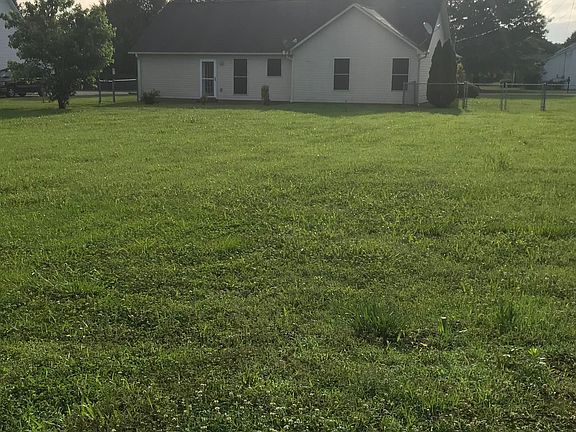 5th image of 61 Oakdale Dr