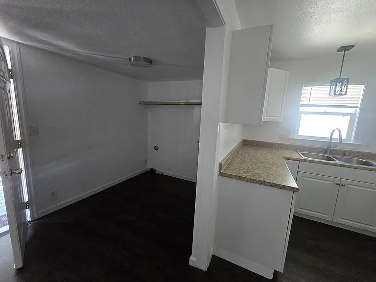 2640 Sharon Ave #A — Photo 9