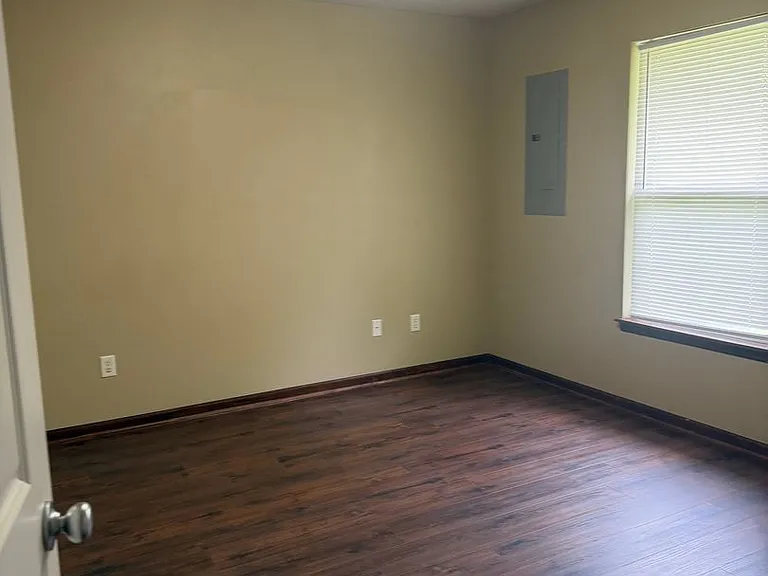 1120 NW Willow Dr — Photo 7